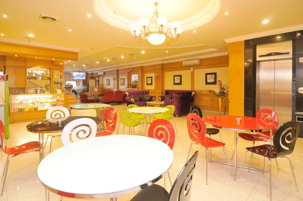 Hotel Maricaya Makassar Exterior foto