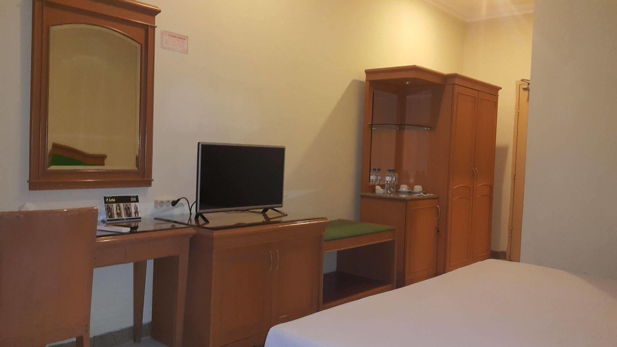 Hotel Maricaya Makassar Exterior foto